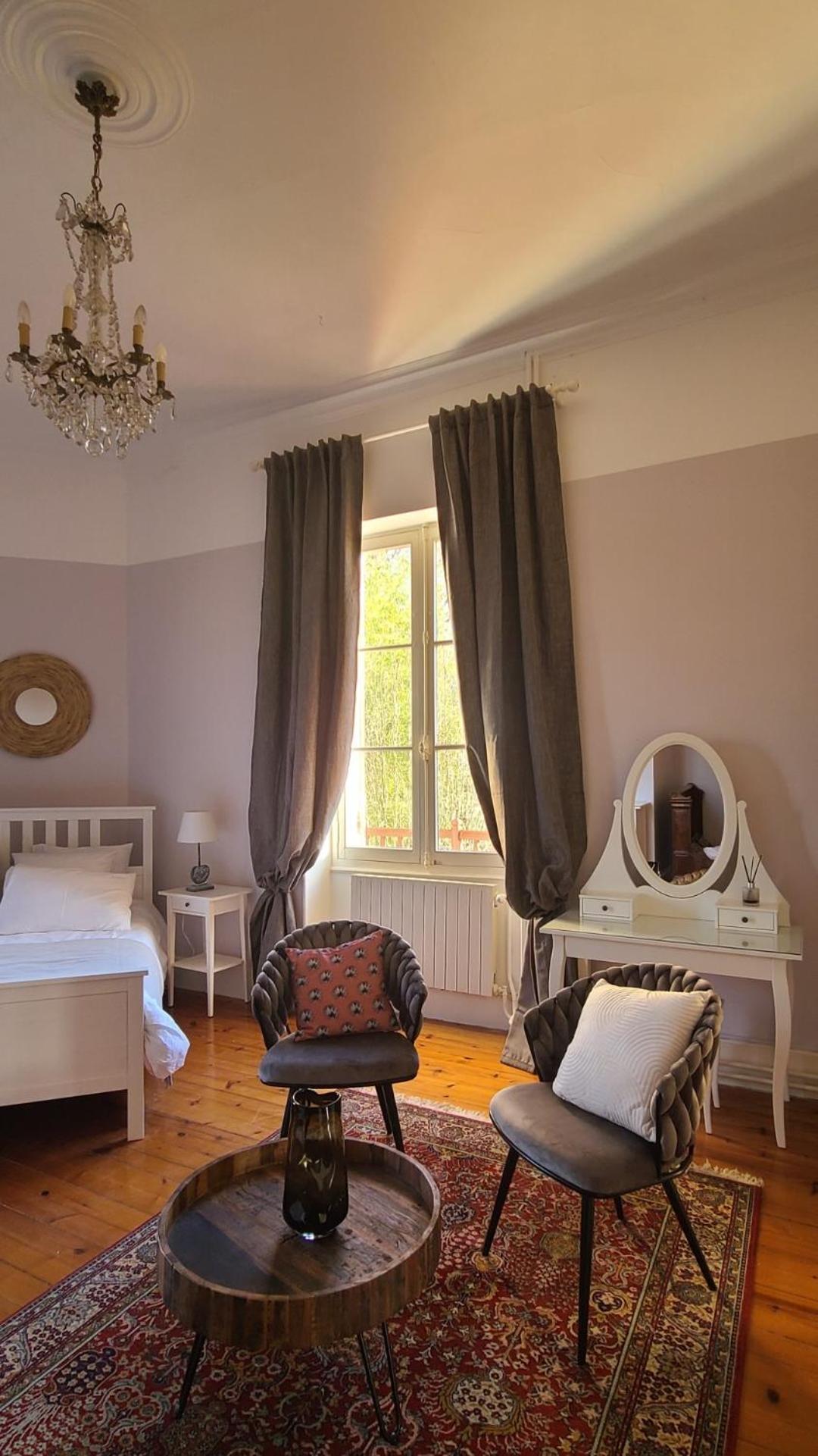 洛特河畔的维伦纽夫Le Manoir Du Moulin De Madame住宿加早餐旅馆 外观 照片